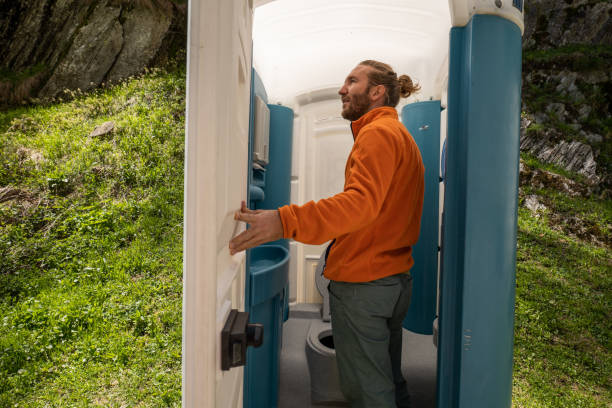 Best Porta potty rental near me  in Highland Heights, OH